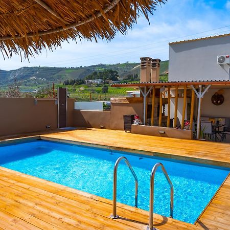Countryhouse Villa With Pool & Private Parking 伊拉克利翁 外观 照片