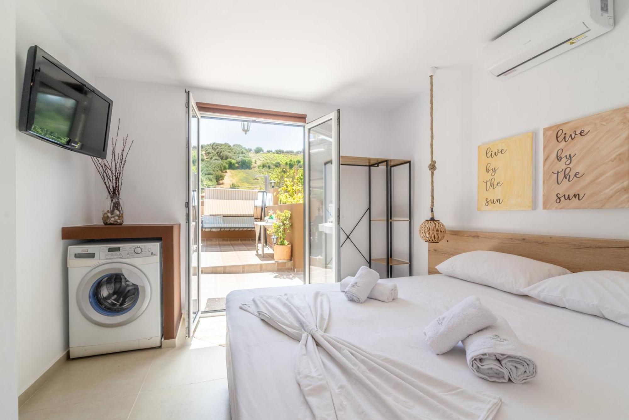 Countryhouse Villa With Pool & Private Parking 伊拉克利翁 外观 照片