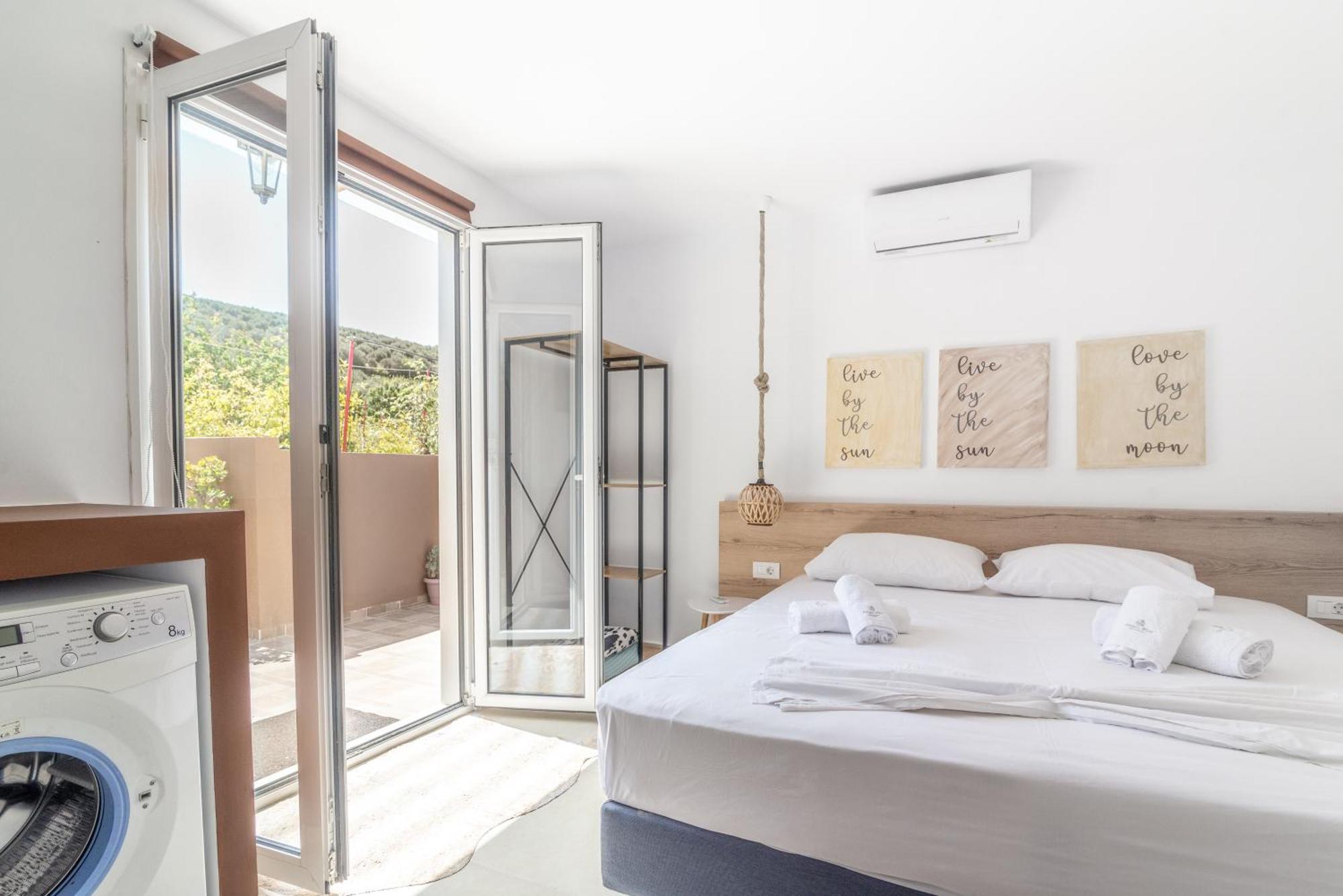 Countryhouse Villa With Pool & Private Parking 伊拉克利翁 外观 照片