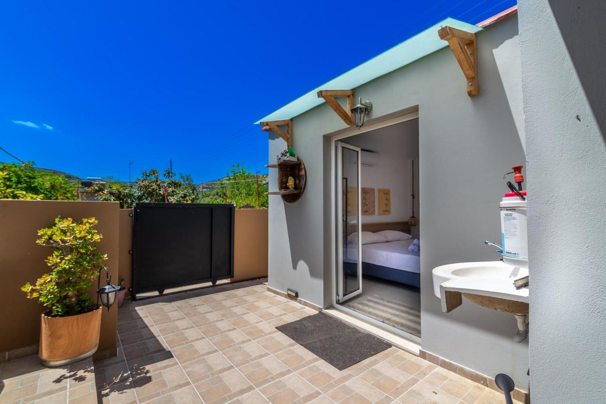 Countryhouse Villa With Pool & Private Parking 伊拉克利翁 外观 照片