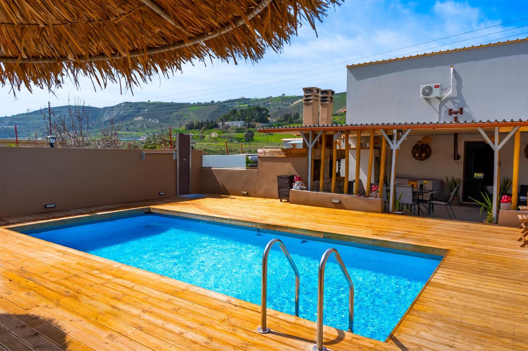 Countryhouse Villa With Pool & Private Parking 伊拉克利翁 外观 照片