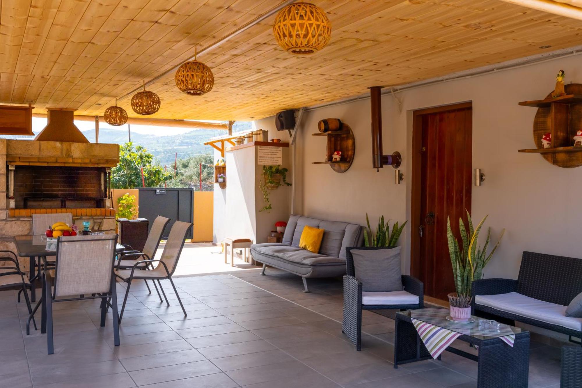Countryhouse Villa With Pool & Private Parking 伊拉克利翁 外观 照片