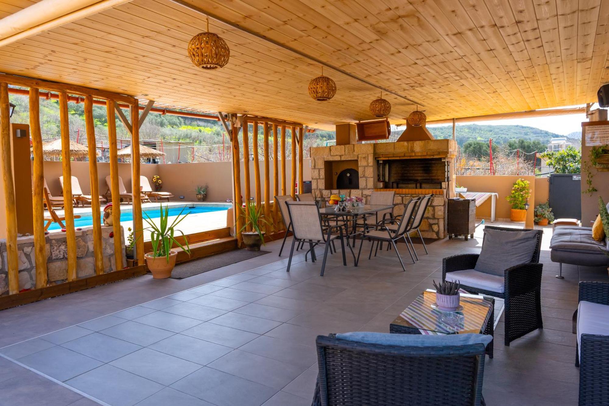 Countryhouse Villa With Pool & Private Parking 伊拉克利翁 外观 照片