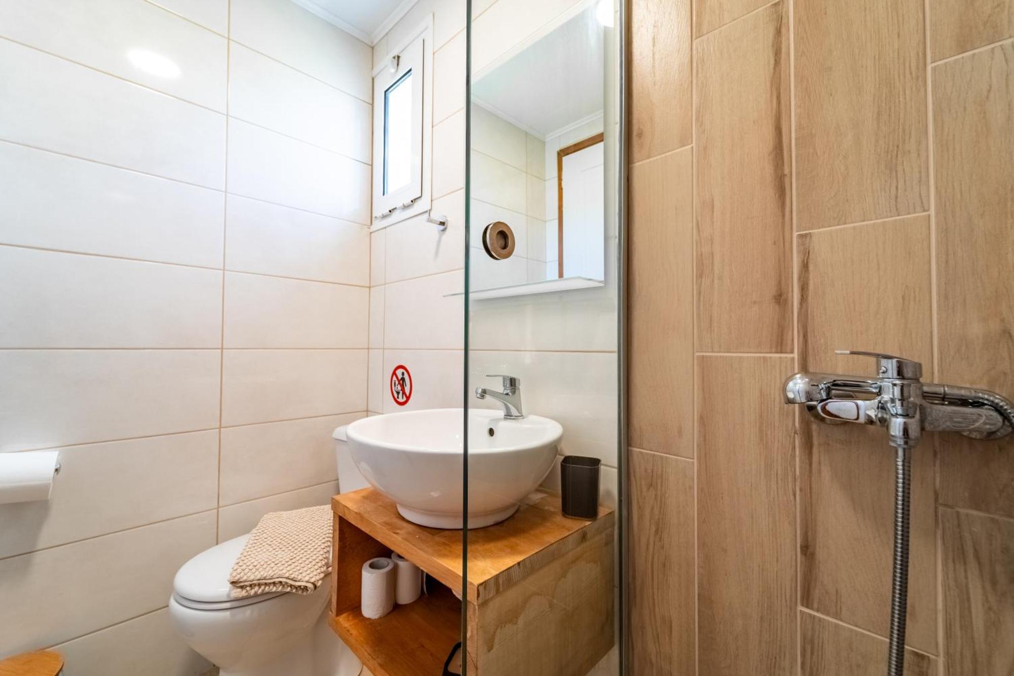 Countryhouse Villa With Pool & Private Parking 伊拉克利翁 外观 照片