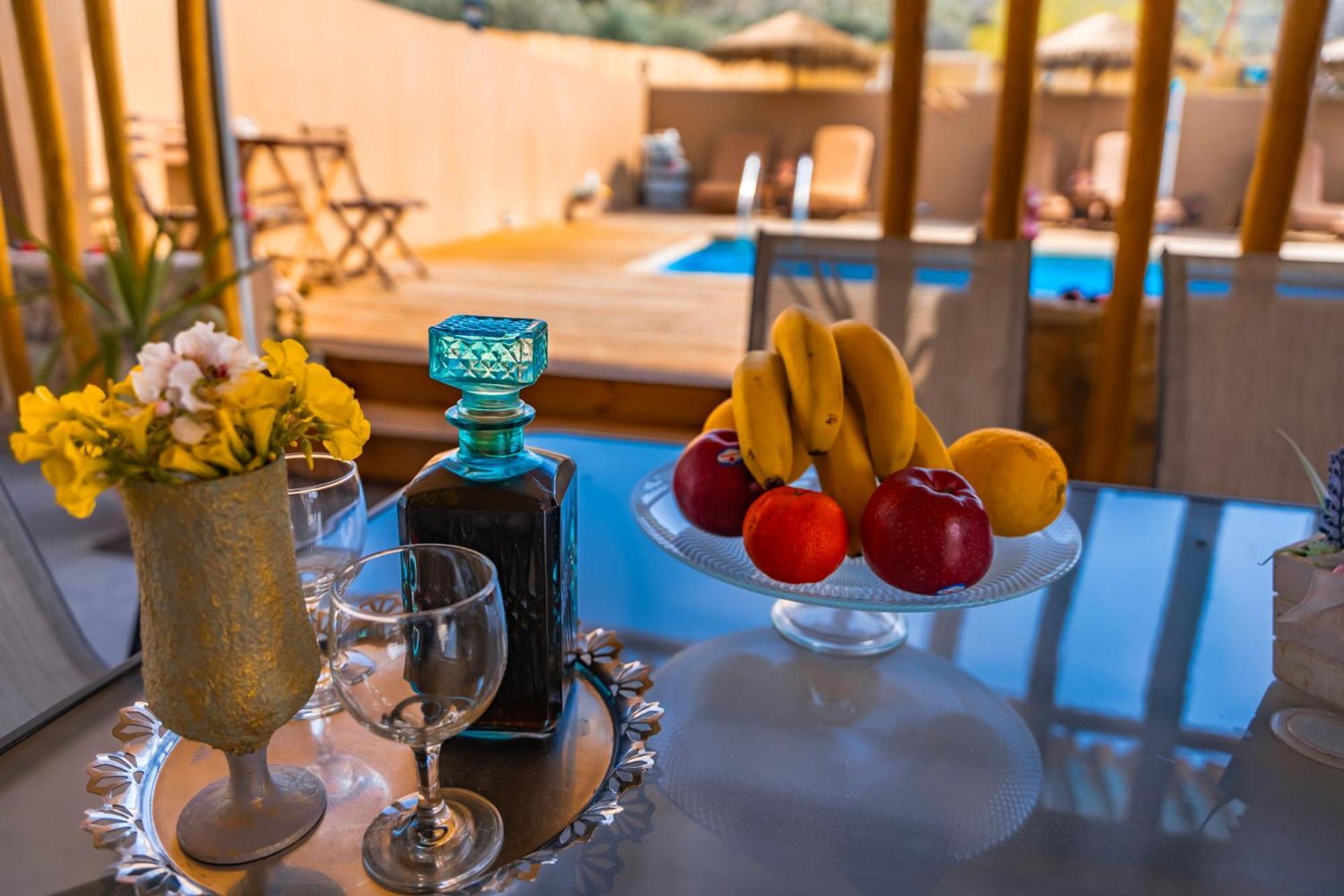 Countryhouse Villa With Pool & Private Parking 伊拉克利翁 外观 照片