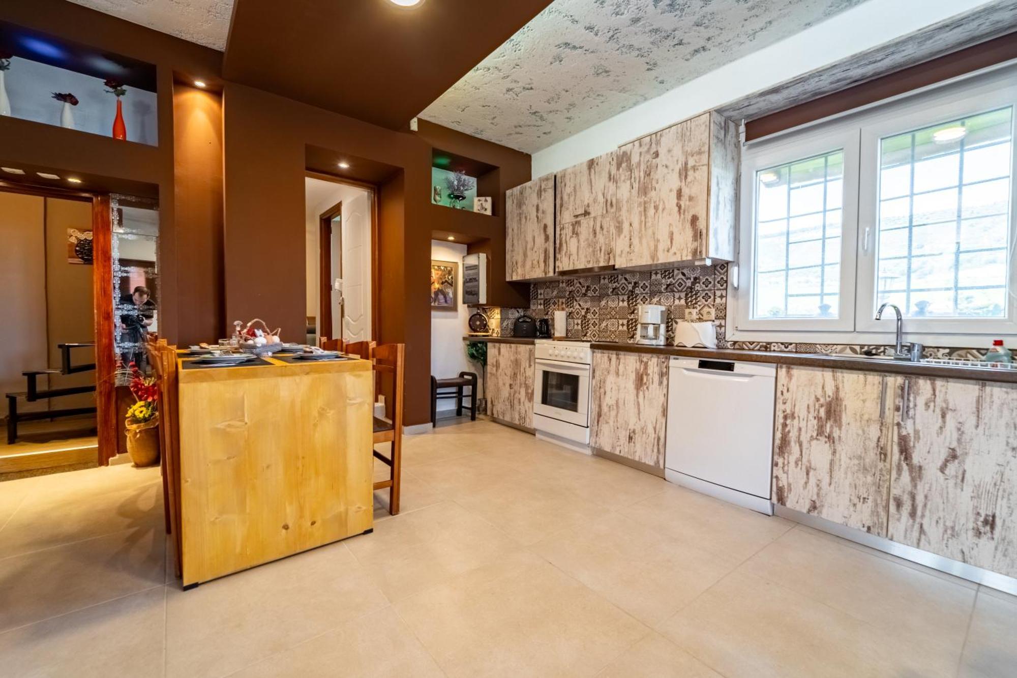 Countryhouse Villa With Pool & Private Parking 伊拉克利翁 外观 照片